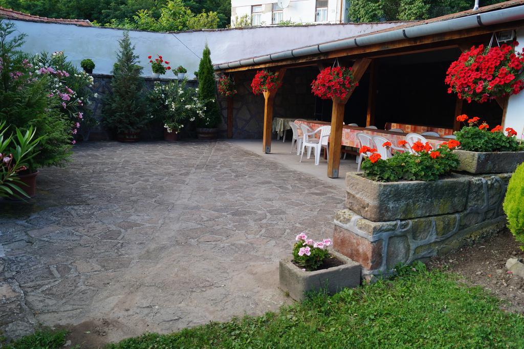 Cseresznyés Vendégház Szomolya Exterior foto